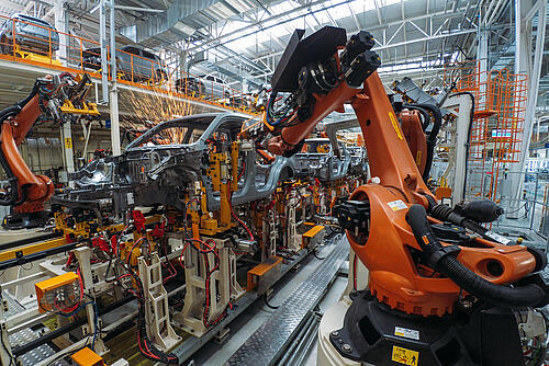 Car production with robots 